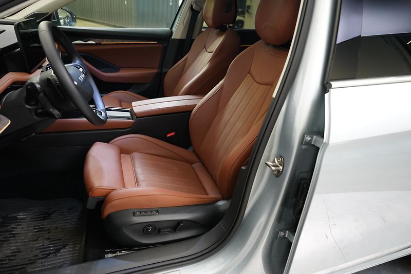 Škoda Superb - fotka 11 z 29