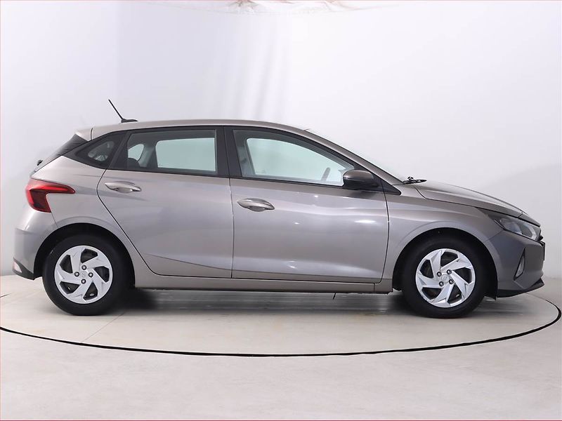 Hyundai i20 (2022) 1.0 T-GDI, Serv.kniha - fotka 6 z 18