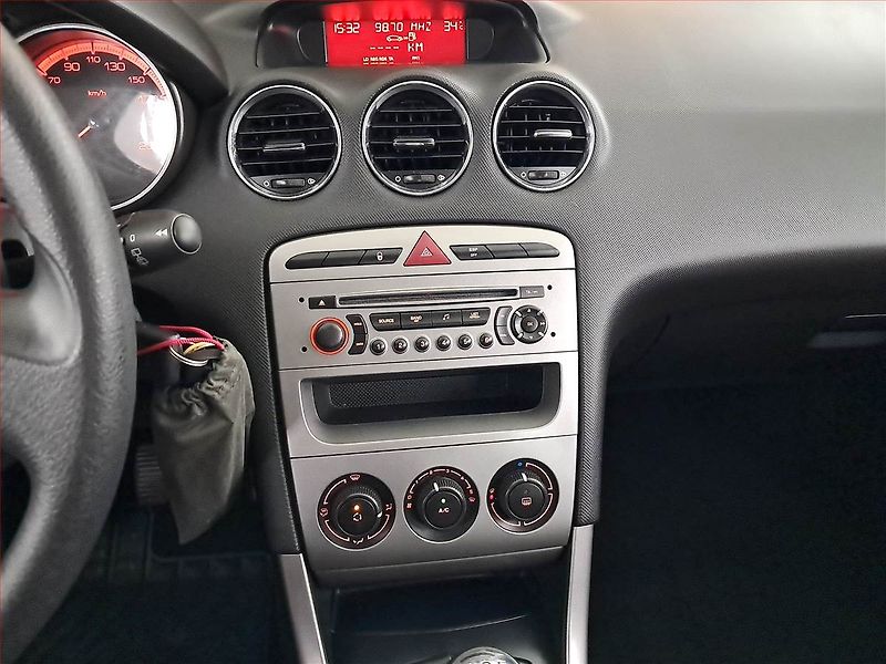 Peugeot 308 (2012) 1.4 VTi, ČR,1.maj - fotka 12 z 16