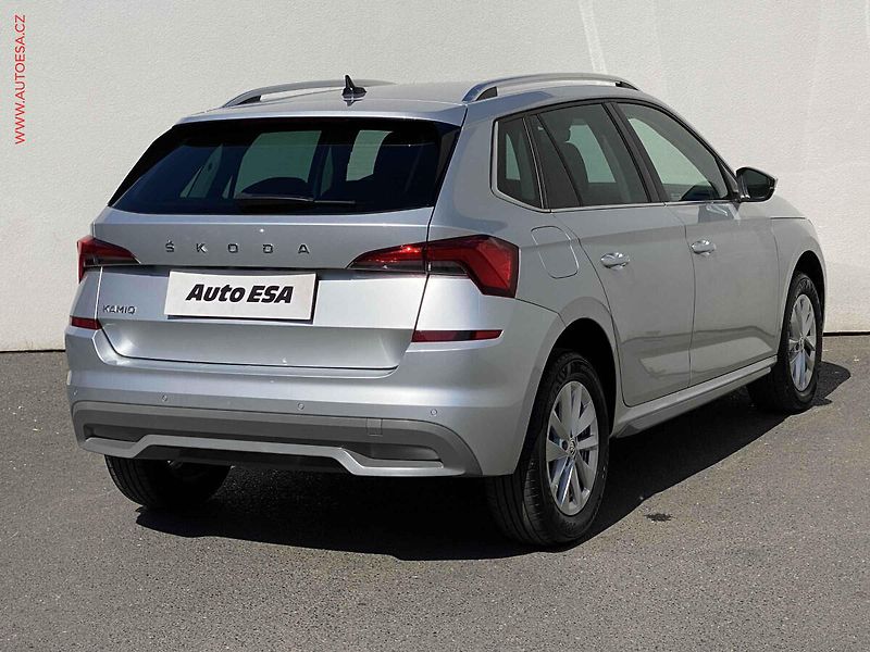 Škoda Kamiq (2023) 1.0 TSi, 1.maj,ČR, Style - fotka 4 z 20