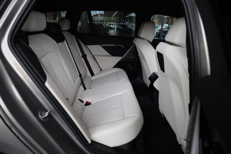 BMW Řada 5 540d xDrive Touring - fotka 6 z 18