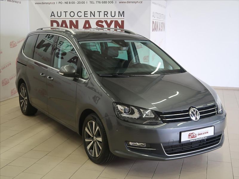 Volkswagen Sharan 2,0 TDI Highline LED panorama - fotka 3 z 39