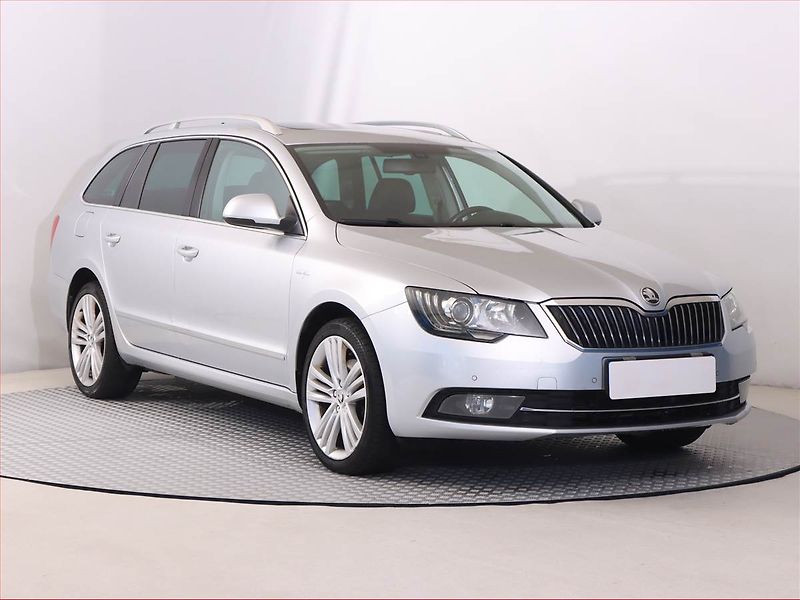 Škoda Superb (2013) Laurin&Klement 2.0 TDI - fotografie inzerátu