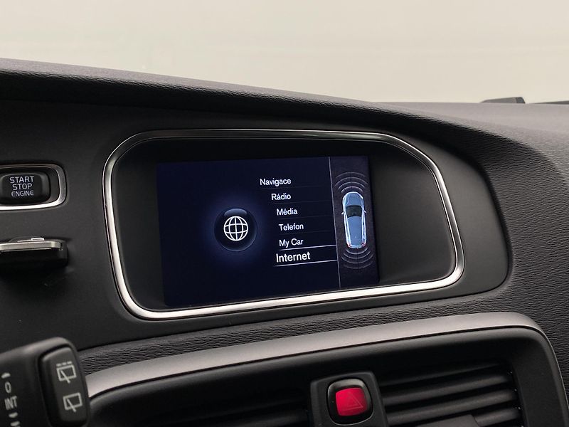 Volvo V40 T2 MOMENTUM  - fotka 39 z 39