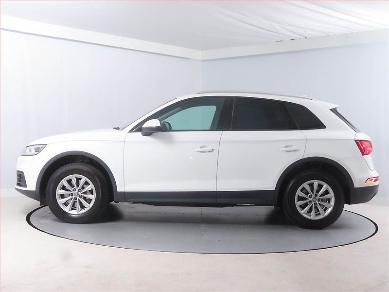 Audi Q5 (2019) Exclusive 2.0 TDI, 4X4 - fotka 3 z 16