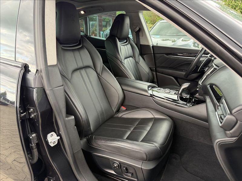 Maserati Levante 3.0V6 SQ4 - fotka 10 z 35