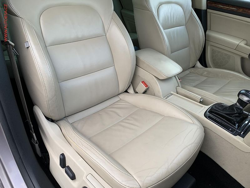 Škoda Superb (2010) 2.0 TDi, DSG, navi, xenon - fotka 14 z 23