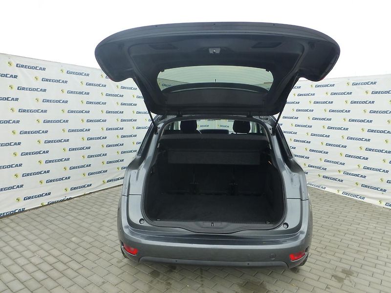 Citroën C4 Picasso (2016) 1,6HDI*NAVI*KAMERA**EXCLUSIV* - fotka 27 z 29
