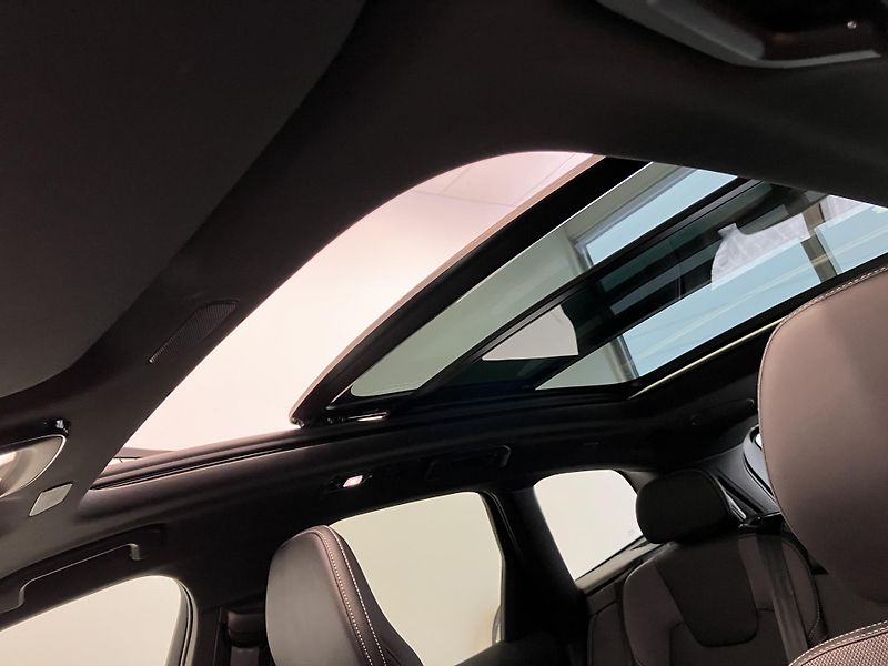 Volvo XC60 T6 AWD Black Edition Plus AT8 - fotka 44 z 47