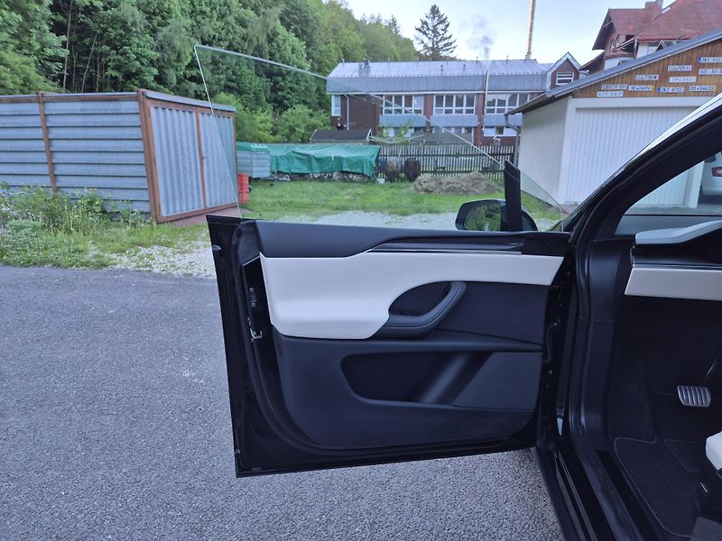 Tesla Model X 100kwH PLAID 750kw TZ - fotka 34 z 46