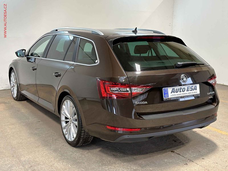 Škoda Superb (2015) 2.0 TDi 4x4, DSG, STK8/28 - fotka 6 z 17