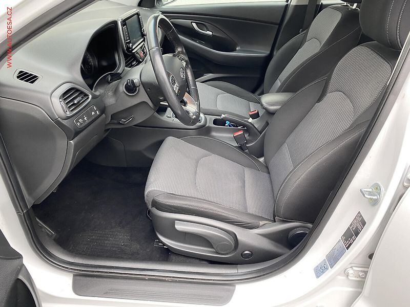 Hyundai i30 (2020) 1.6CRDi, ČR, Comfort - fotka 9 z 19