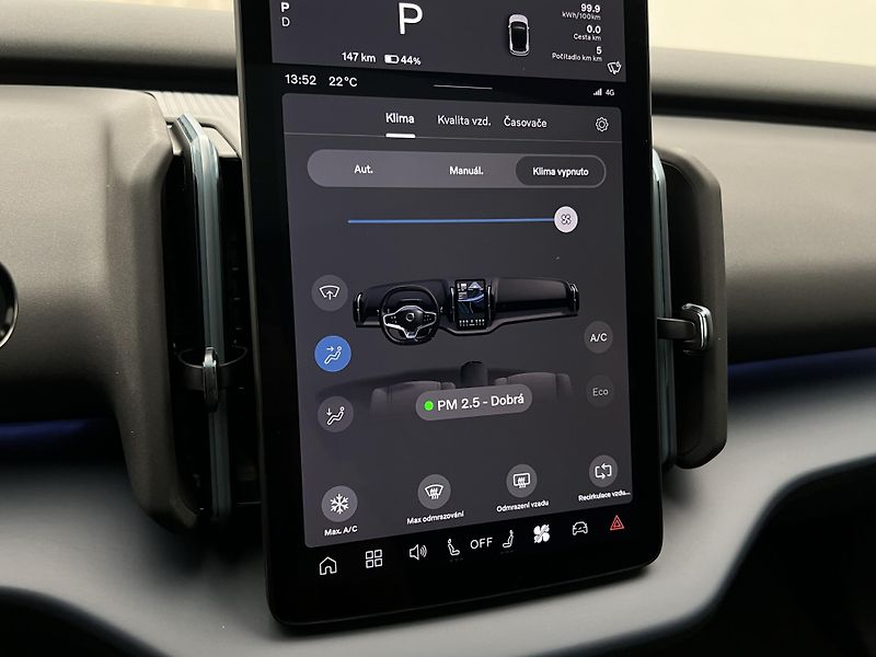 Volvo EX30 (2026) P8 AWD electric ULTRA BLACK  - fotka 45 z 49