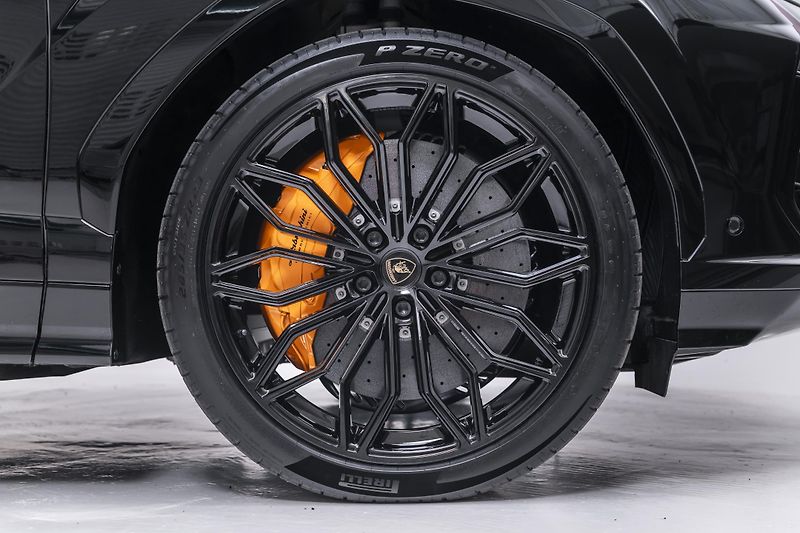 Lamborghini Urus - fotka 12 z 42