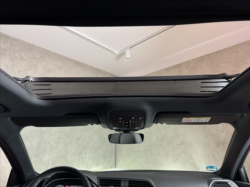 Audi Q3 2,0 TDi  S-Line Záruka LED Kam - fotka 19 z 45