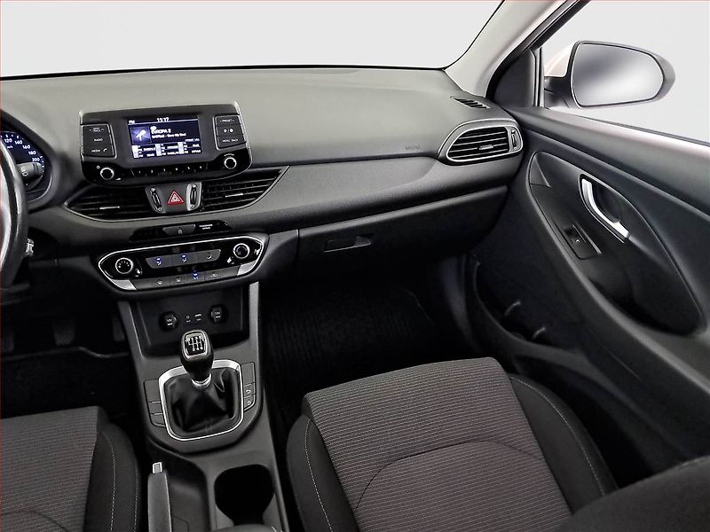 Hyundai i30 (2017) 1.6 CRDi, Serv.kniha, Tempomat - fotka 8 z 16