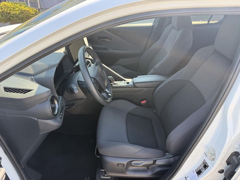 Toyota C-HR 1,8i hybrid automat navigace - fotka 14 z 21