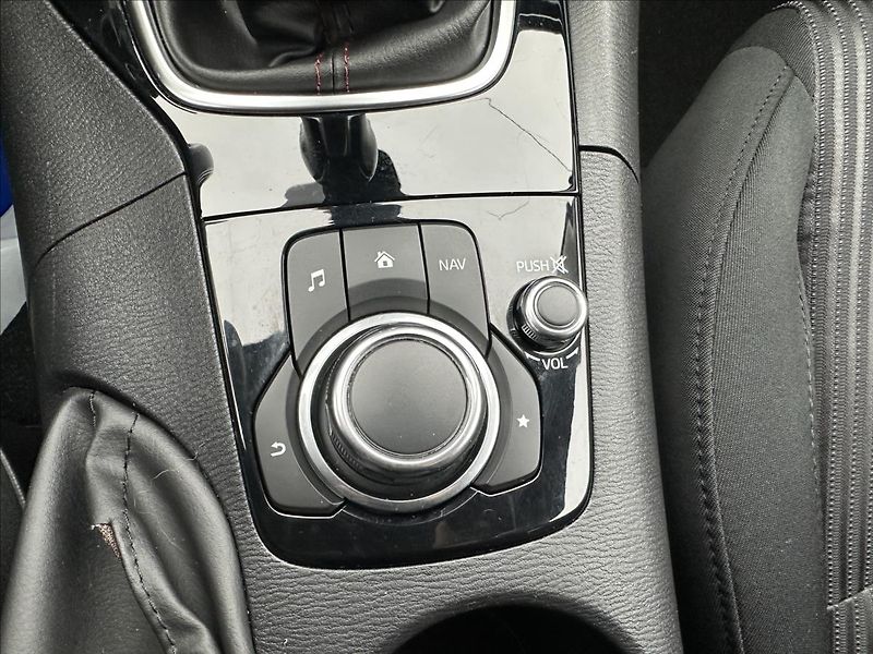 Mazda 3 2,0 G120 - fotka 19 z 24