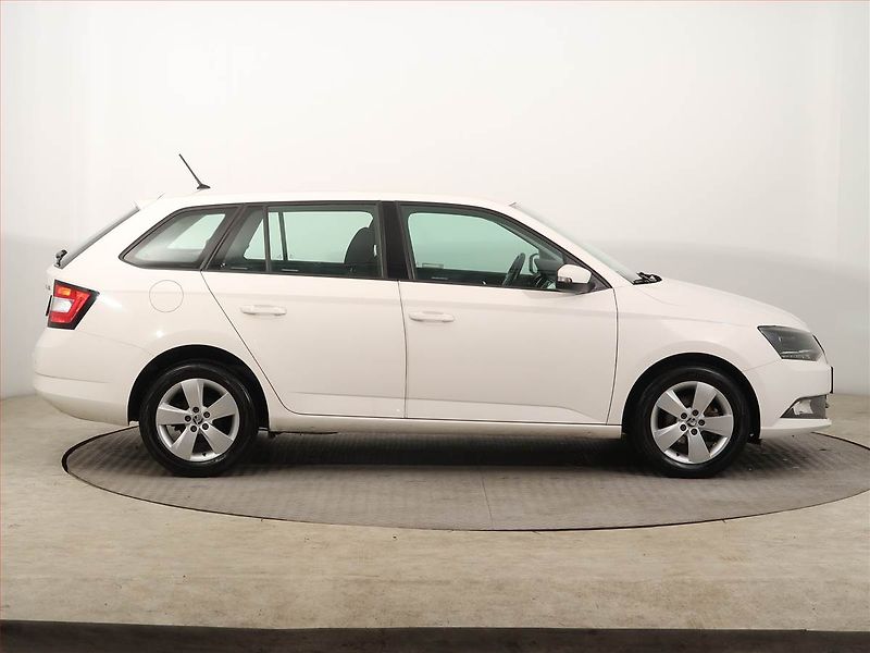 Škoda Fabia (2017) Style 1.4 TDI, Serv.kniha - fotka 6 z 15