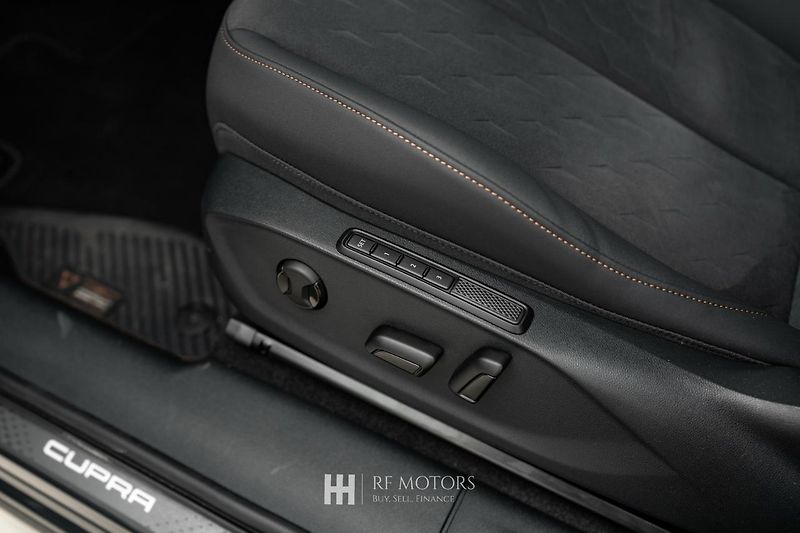 Cupra Terramar (2026) VZ 2.0 TSI 265 4DRIVE - fotka 36 z 54