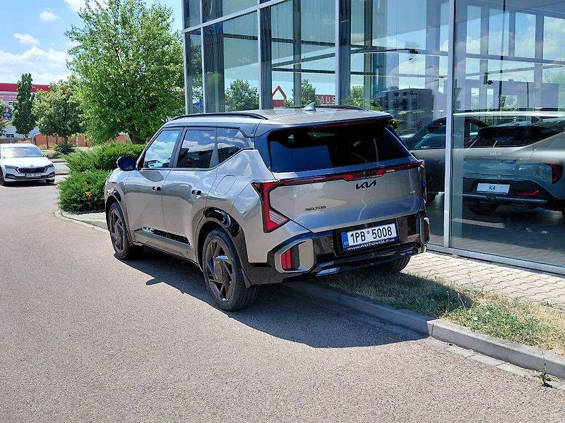 Kia Seltos X-LINE 1,6 T-GDi GPF 7DCT 4x4 - fotka 6 z 12