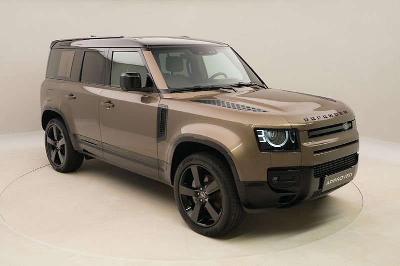 Land Rover Defender 110 D300 X-DYNAMIC HSE AWD CZ - fotka 16 z 54