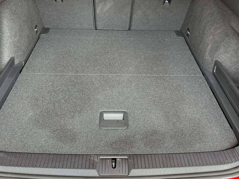Volkswagen Passat (2024) 2.0 TDI 110kW BMT DSG Elegance - fotka 13 z 20