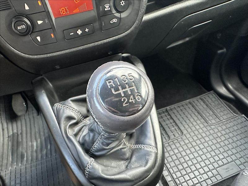 Fiat Dobló 2,0 JTD TAŽNÉ TOP - fotka 19 z 37