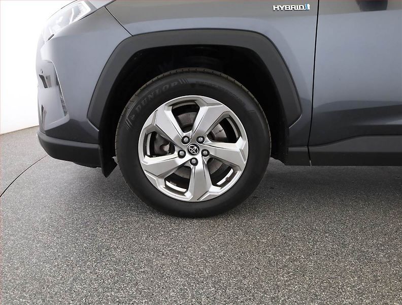 Toyota RAV4 (2019) 2.5 Hybrid - fotka 12 z 19