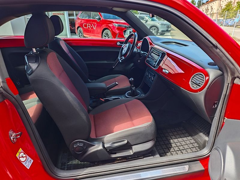 Volkswagen Beetle (2012) 1.2 TSI Design REZERVACE - fotka 10 z 34