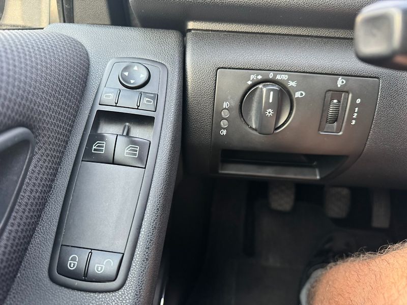 Mercedes-Benz Třídy A (2010) 180 1,7 85 KW TAŽNÉ KOLA - fotka 21 z 38