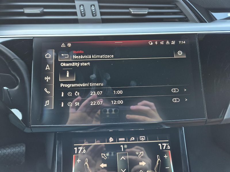 Audi e-tron 55 QUATTRO 300kw S LINE SOH92% - fotka 29 z 44
