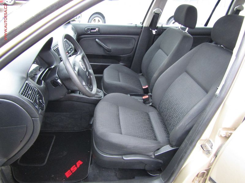 Volkswagen Golf (2003) 1.6 16V, ČR, AC, tažné - fotka 9 z 14