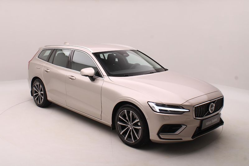 Volvo V60 T6 AWD RECHARGE CORE AUT CZ - fotka 17 z 56