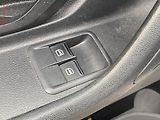 Škoda Fabia (2011) 1.6 TDi, ČR, Ambiente, AC - náhled 11