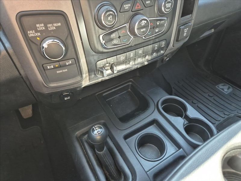 Dodge RAM 6,4 Power Wagon 2500 - fotka 8 z 19