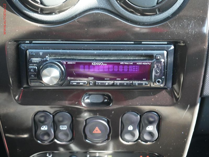 Dacia Duster (2011) 1.6i, 1.maj, AC, tažné - fotka 11 z 16