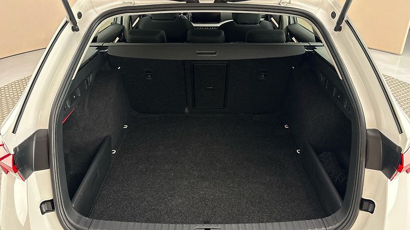 Škoda Octavia 2.0 TDI DSG Style Combi - fotka 17 z 27