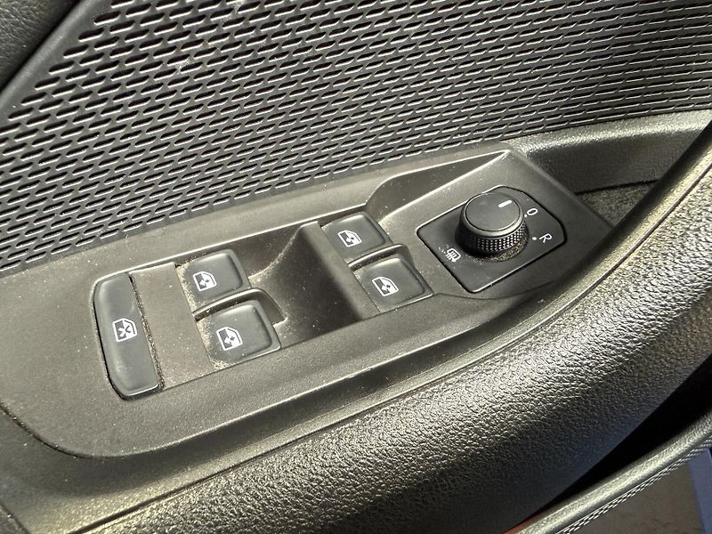 Škoda Octavia 2.0 TDI 85kW Ambition Combi - fotka 10 z 12