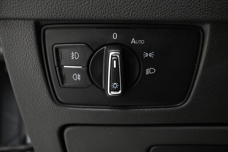 Volkswagen Passat 2,0 TDI 110 kW DSG Business Zá - fotka 27 z 32