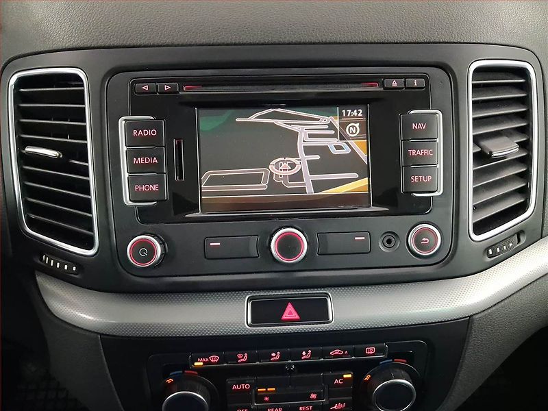 Volkswagen Sharan (2011) 2.0 TDI, Serv.kniha, Navi - fotka 13 z 22