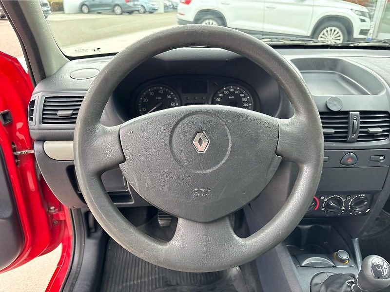 Renault Clio 1,2i 43kW - fotka 14 z 21