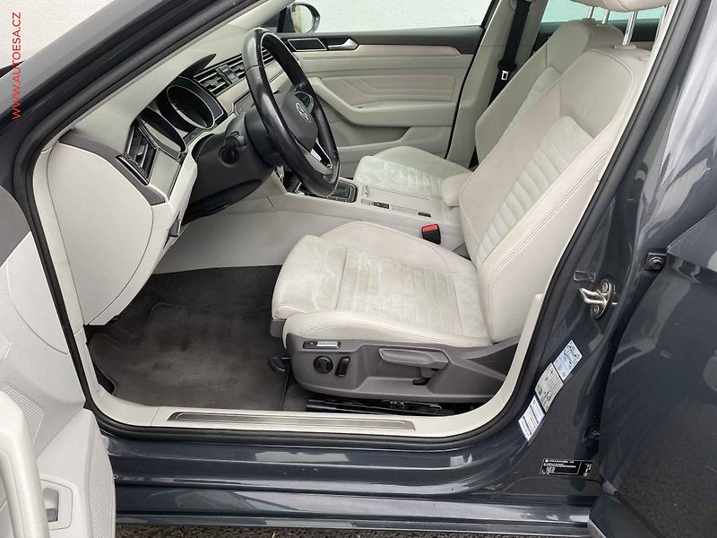 Volkswagen Passat (2020) 2.0 TDi, 1.maj,ČR, Elegance - fotka 9 z 18