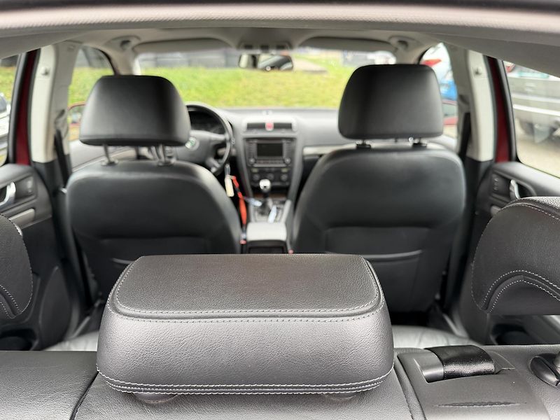 Škoda Octavia 1.6i - fotka 11 z 22
