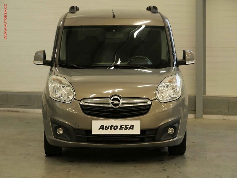 Opel Combo (2012) 1.6CDTi 7míst, AC, temp - fotka 2 z 18