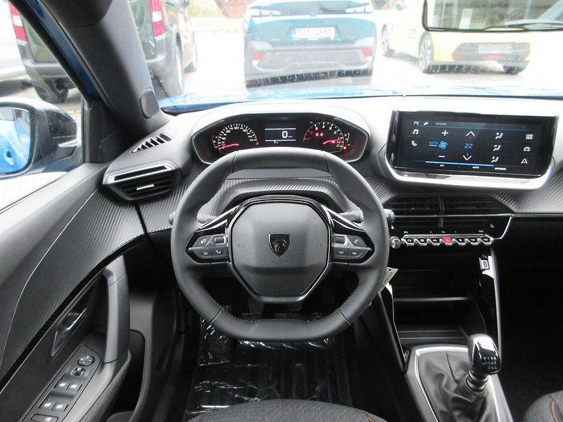 Peugeot 2008 STYLE PureTech 100 k MAN6  - fotka 20 z 34