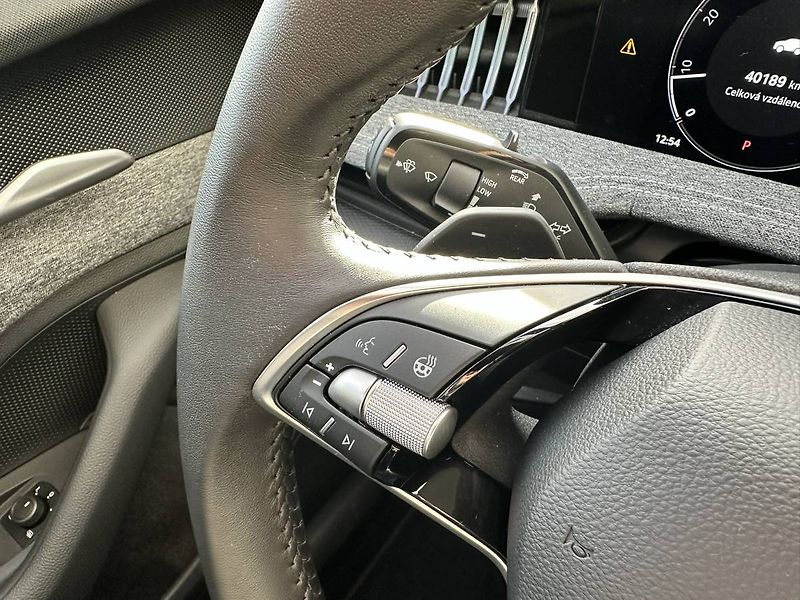 Škoda Superb Combi Selection 2.0TDI 110kW D - fotka 10 z 32