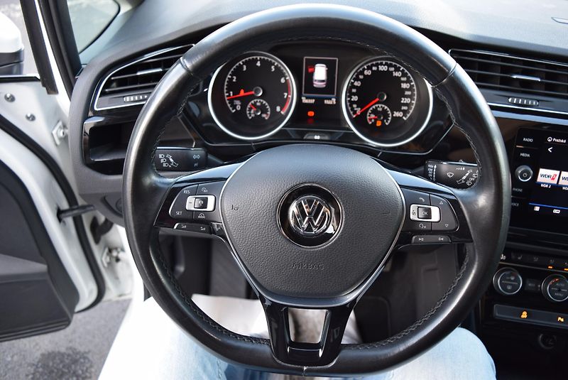 Volkswagen Touran (2018) 1.4TSI 110kw R-line NAVI LED - fotka 30 z 50