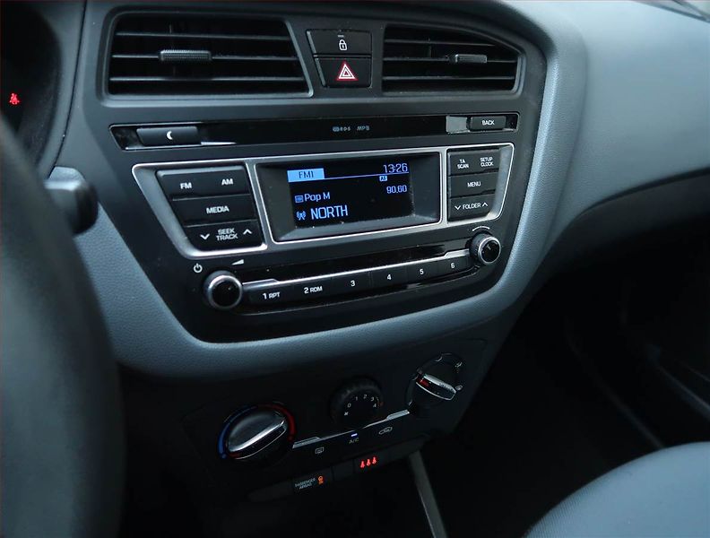 Hyundai i20 (2016) 1.2, ČR,1.maj, Serv.kniha - fotka 15 z 15