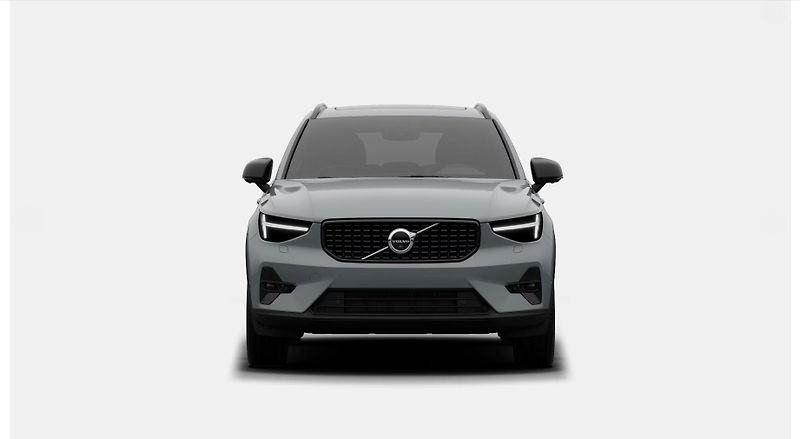 Volvo XC40 (2026) B4 ULTRA DARK AUT - fotka 8 z 12